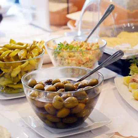 Bed and Breakfast Victoria 3*